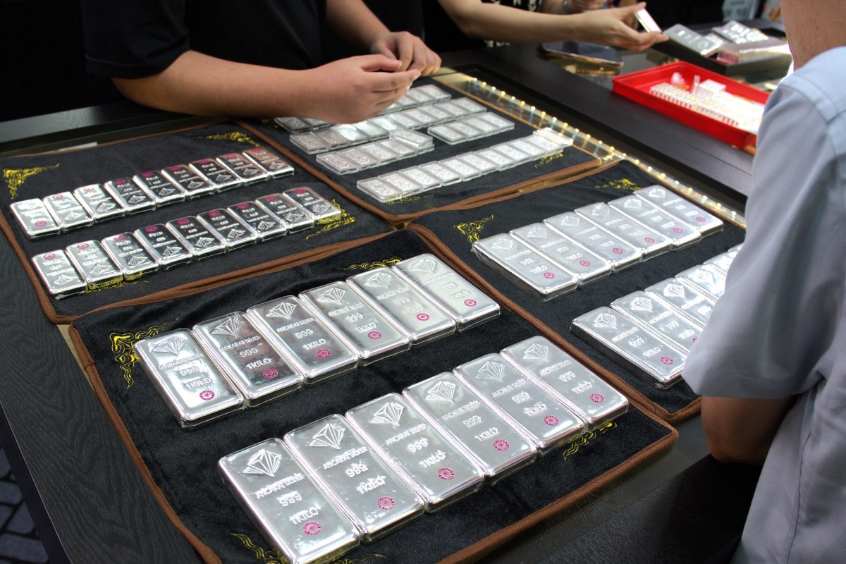 Giá bạc hôm nay 8/10: Bạc trong nước và thế giới cùng giảm